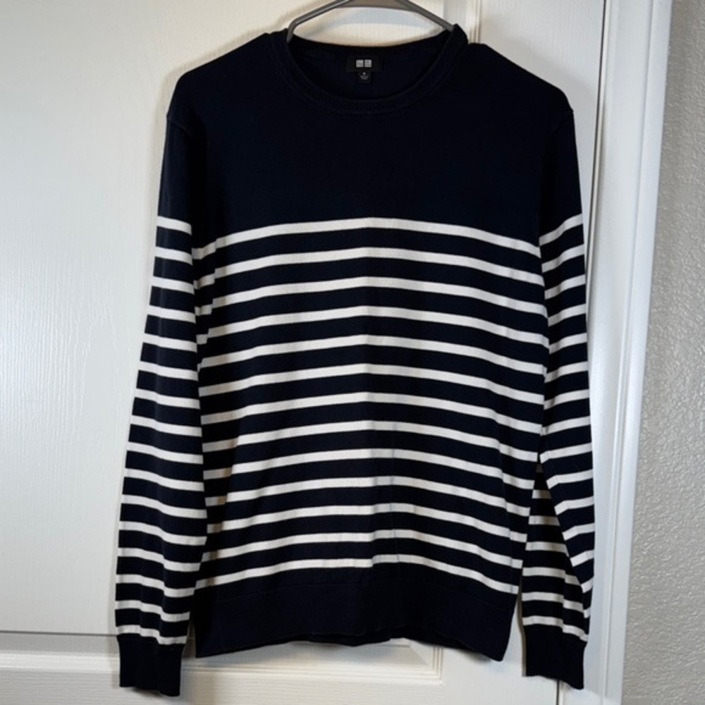 Uniqlo Navy Blue and White Stripe Crewneck Sweater Size Med EUC #5861